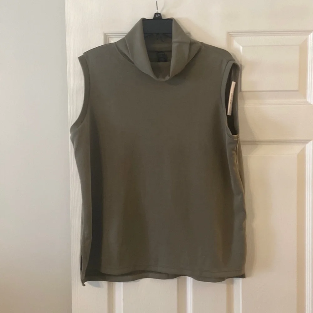 ADODOS WOMENS Turtle neck shirt size XL brand new color sage green length 27” - Picture 1 of 12